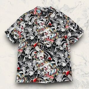 NWT Ed Hardy Battle Skull Tattoo Art Print Button Up Short Sleeve Shirt Medium